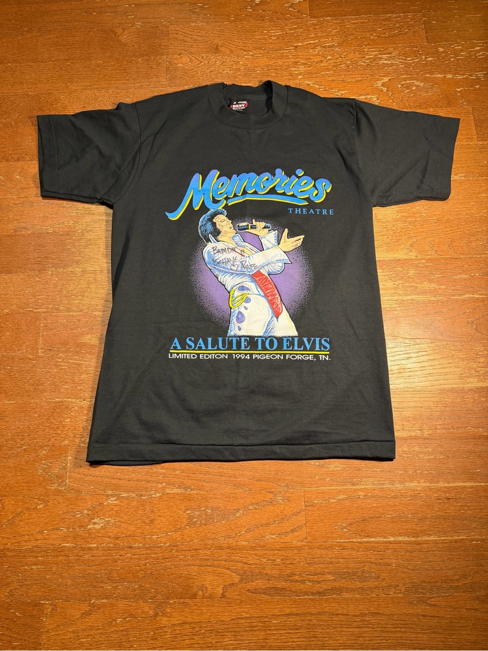 1994 Vintage Elvis Salute Memories Theatre Graphic Tee